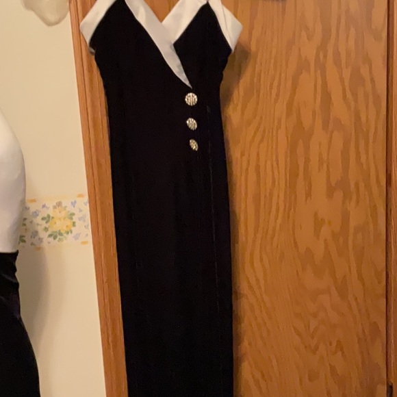 Jaslene Dress - Picture 1 of 5